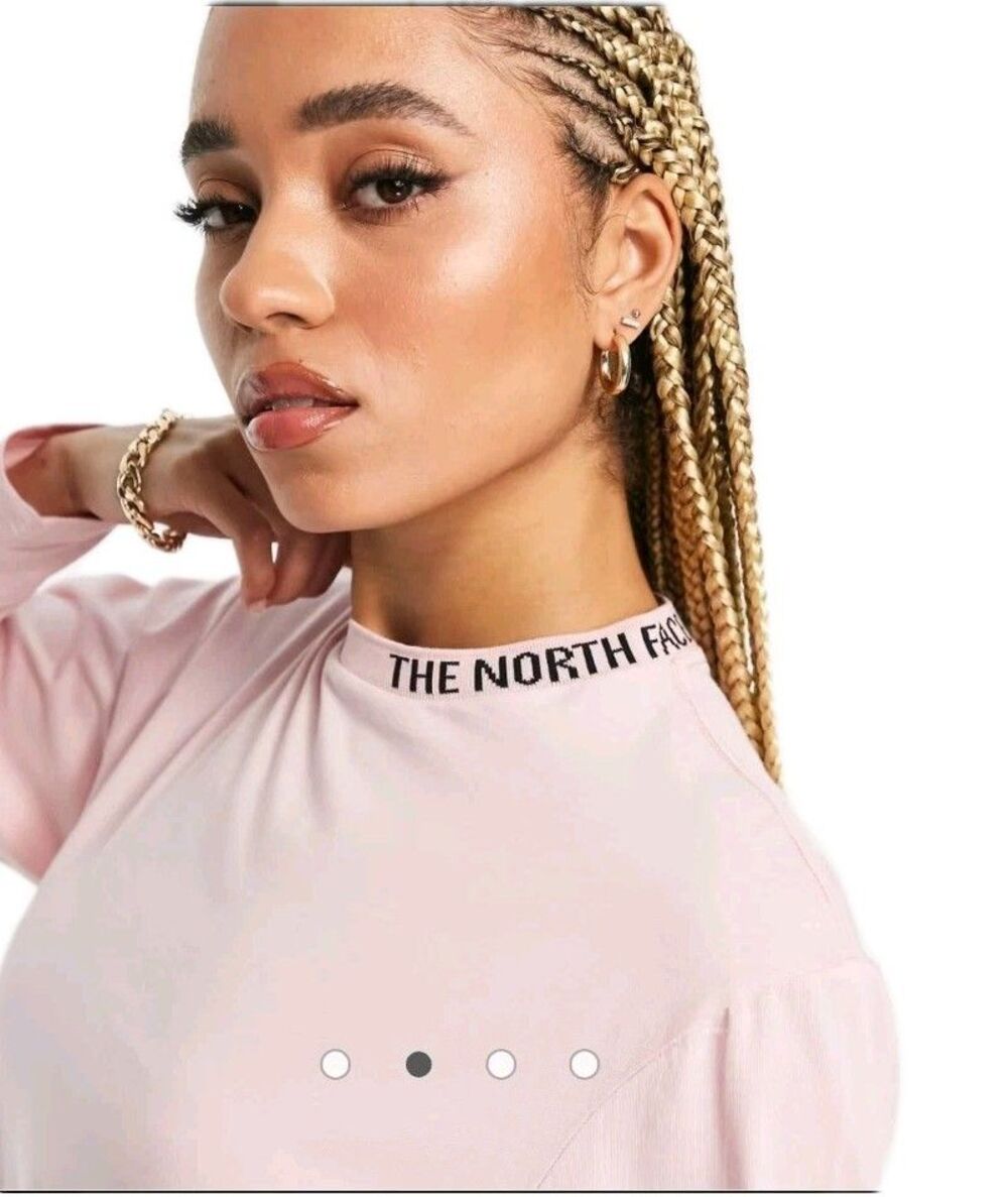 The North Face Zumu long sleeve t-shirt in pink Size SMALL